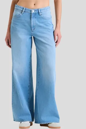 WRANGLER MID STEVIE RELAXED JEAN - BLUE VELVET