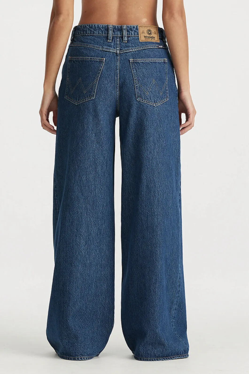 WRANGLER MID STEVIE RELAXED JEAN - KICK DRUM BLUE