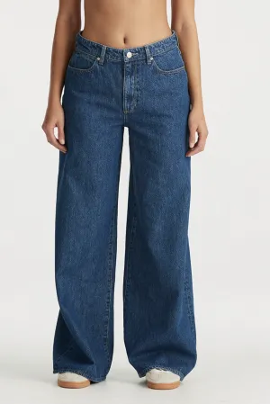 WRANGLER MID STEVIE RELAXED JEAN - KICK DRUM BLUE